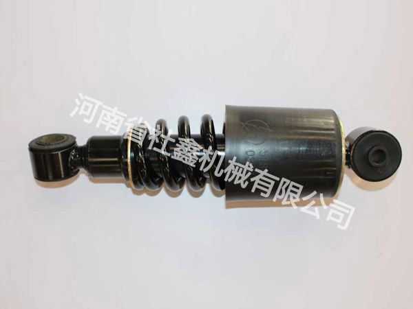奔驰V3驾驶室前